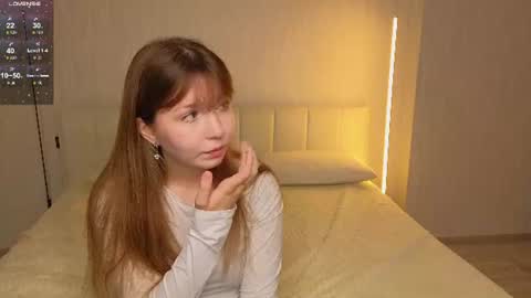 Snapshot of _reverse_gang_ chatting on 06.11.26 LISSAPVT IS OPEN online show from 06.11.26