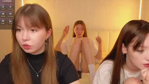 Snapshot of _reverse_gang_ chatting on 06.14.26 LISSAPVT IS OPEN online show from 06.14.26