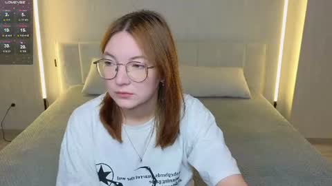 Snapshot of _reverse_gang_ chatting on 06.19.26 LISSAPVT IS OPEN online show from 06.19.26