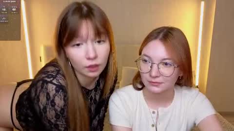 Snapshot of _reverse_gang_ chatting on 06.21.26 LISSAPVT IS OPEN online show from 06.21.26