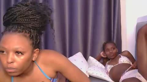  Roxxana online show from 11.19.25