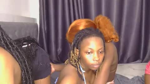 Snapshot of _roxxana chatting on 05.28.26 Roxxana online show from 05.28.26
