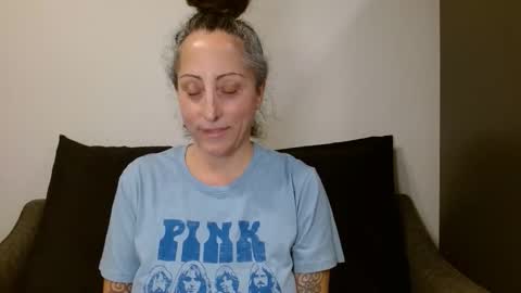 Snapshot of _sara_lynn_ chatting on 03.21.26 Sara Lynn online show from 03.21.26