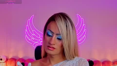 Snapshot of _scarletmoore chatting on 10.25.25 Scarlett online show from 10.25.25