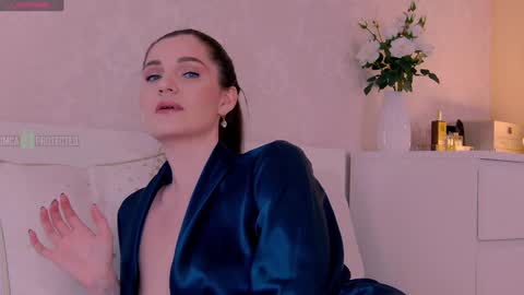 Snapshot of _seductive_ chatting on 01.22.25 Alya online show from 01.22.25