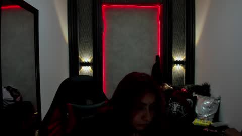 Snapshot of _selene_red chatting on 01.13.25 Selene online show from 01.13.25