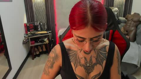 Snapshot of _selene_red chatting on 02.05.25 Selene online show from 02.05.25