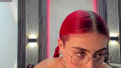 Snapshot of _selene_red chatting on 02.14.25 Selene online show from 02.14.25