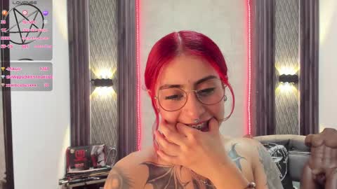 Snapshot of _selene_red chatting on 02.20.25 Selene online show from 02.20.25
