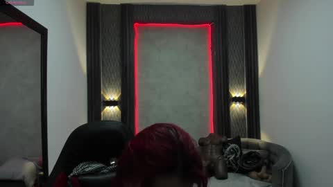 Snapshot of _selene_red chatting on 03.04.25 Selene online show from 03.04.25