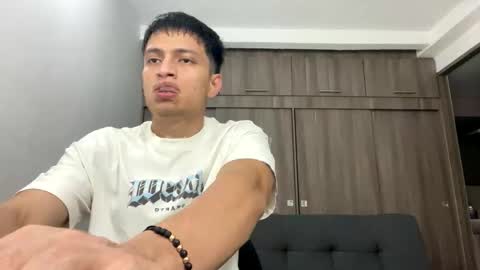 Juan Pablo-independent model online show from 03.08.26