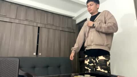 Juan Pablo-independent model online show from 03.10.26