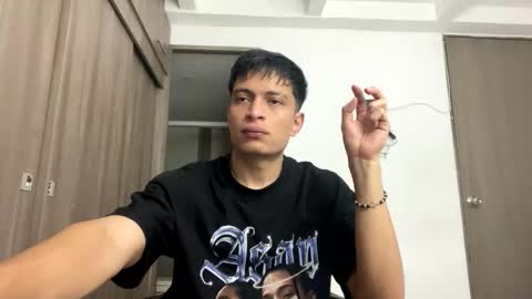 Juan Pablo-independent model online show from 05.03.26