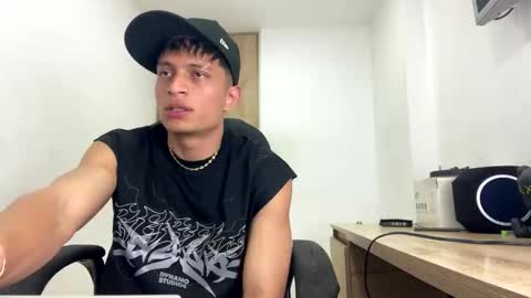 Juan Pablo-independent model online show from 05.12.26