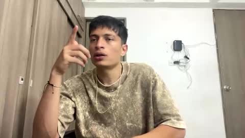 Juan Pablo-independent model online show from 06.05.26