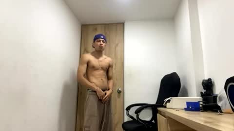 Juan Pablo-independent model online show from 07.02.26