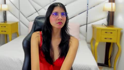 Lana  online show from 09.12.25