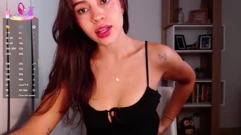 Snapshot of _smallpeach chatting on 10.05.25 Lauren online show from 10.05.25