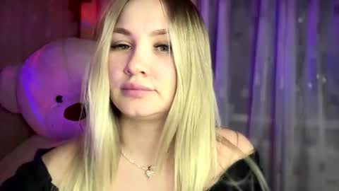 _sofiawood1_ online show from 02.26.25