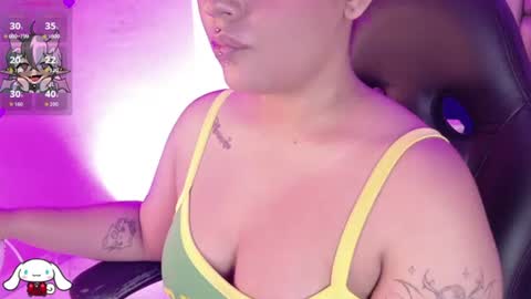 Snapshot of _sowy_venus_ chatting on 07.31.26 V E N U S online show from 07.31.26