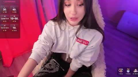 Snapshot of _sserendipityy_ chatting on 11.28.25 _sserendipityy_ online show from 11.28.25