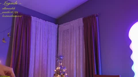 Snapshot of _stella_rose_ chatting on 12.21.24 Stella online show from 12.21.24