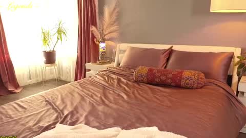 Snapshot of _stella_rose_ chatting on 02.27.25 Stella online show from 02.27.25