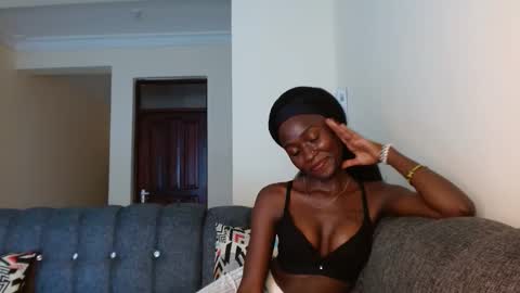 Snapshot of _sweejewel chatting on 09.10.25 _sweejewel online show from 09.10.25