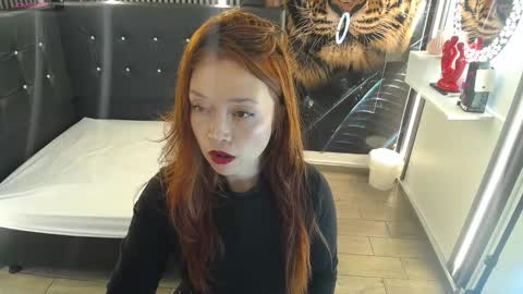 Snapshot of _sweetbriana chatting on 10.21.25 Sweet Briana online show from 10.21.25