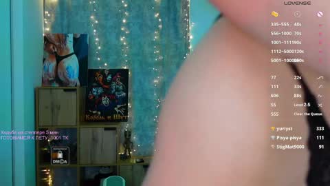 Snapshot of _sweetcams_ chatting on 03.30.26 Dasha online show from 03.30.26