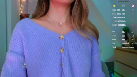 Snapshot of _sweetcams_ chatting on 04.17.26 Dasha online show from 04.17.26