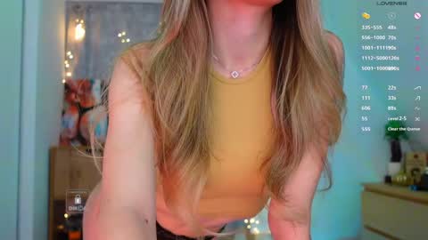 Snapshot of _sweetcams_ chatting on 04.28.26 Dasha online show from 04.28.26