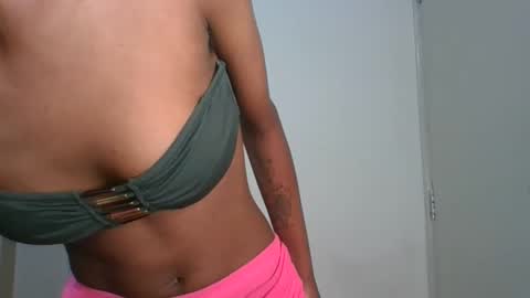 Snapshot of _sweetebony_r chatting on 05.18.26 _sweetebony_r online show from 05.18.26
