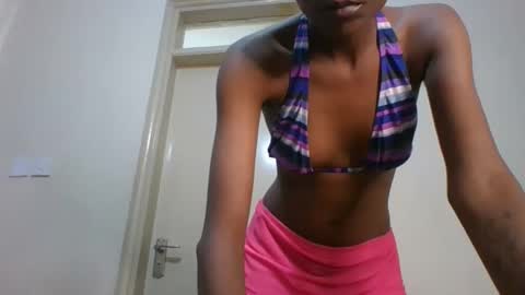 Snapshot of _sweetebony_r chatting on 05.20.26 _sweetebony_r online show from 05.20.26
