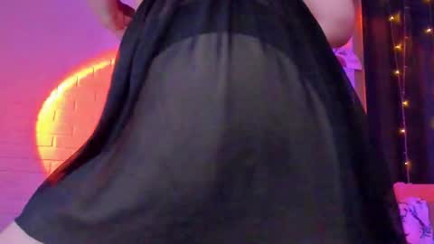 Snapshot of _sweetiemary_ chatting on 12.03.25 _sweetiemary_ online show from 12.03.25