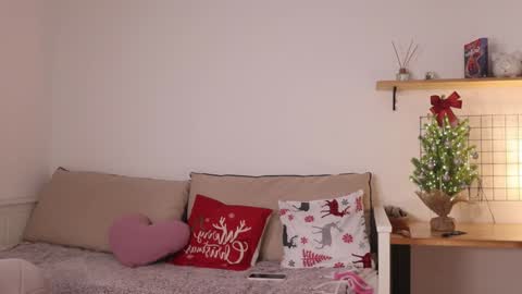 Snapshot of _teasecake_ chatting on 01.11.25 Annie online show from 01.11.25