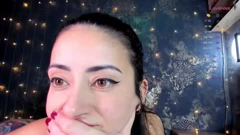 Snapshot of _thenightmoon_ chatting on 11.23.25 _thenightmoon_ online show from 11.23.25