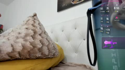 Snapshot of _timeless_paradox chatting on 12.25.24 LilyOpen Pvt online show from 12.25.24