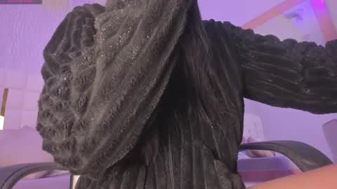 Snapshot of _tinyrousse_ chatting on 10.27.25 Rousse online show from 10.27.25