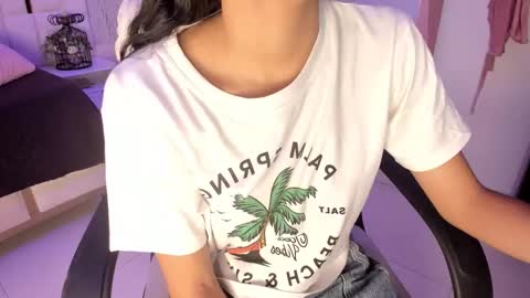 Snapshot of _tinyrousse_ chatting on 11.06.25 Rousse online show from 11.06.25