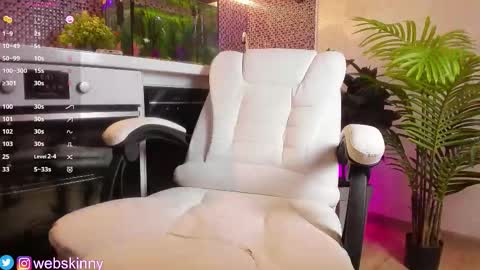 Julia online show from 09.22.25