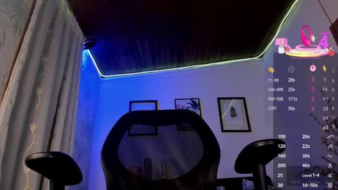 Snapshot of _tyler_joness chatting on 10.12.25 Tyler online show from 10.12.25