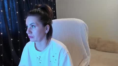 Snapshot of _vallylove chatting on 03.01.25 _vallylove online show from 03.01.25