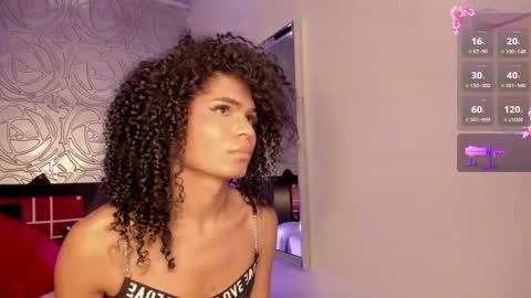 Snapshot of _vennuss_ chatting on 11.17.25 Venus online show from 11.17.25