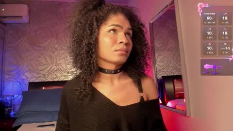 Snapshot of _vennuss_ chatting on 11.24.25 Venus online show from 11.24.25