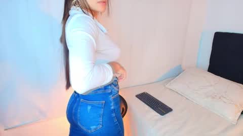 Victoria Fox online show from 02.06.26