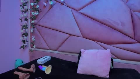 Snapshot of _victoriaboobs chatting on 11.05.25 _victoriaboobs online show from 11.05.25