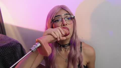   online show from 04.21.26