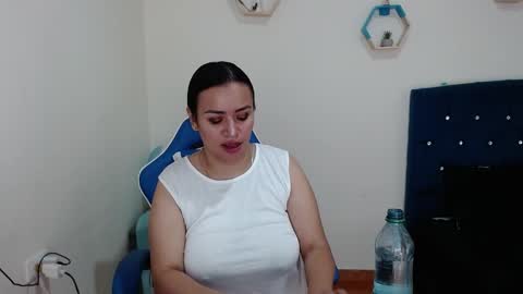 Victoria online show from 12.24.24