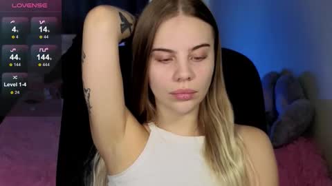 Snapshot of _wednesday_addams_ chatting on 09.19.25 Vera online show from 09.19.25